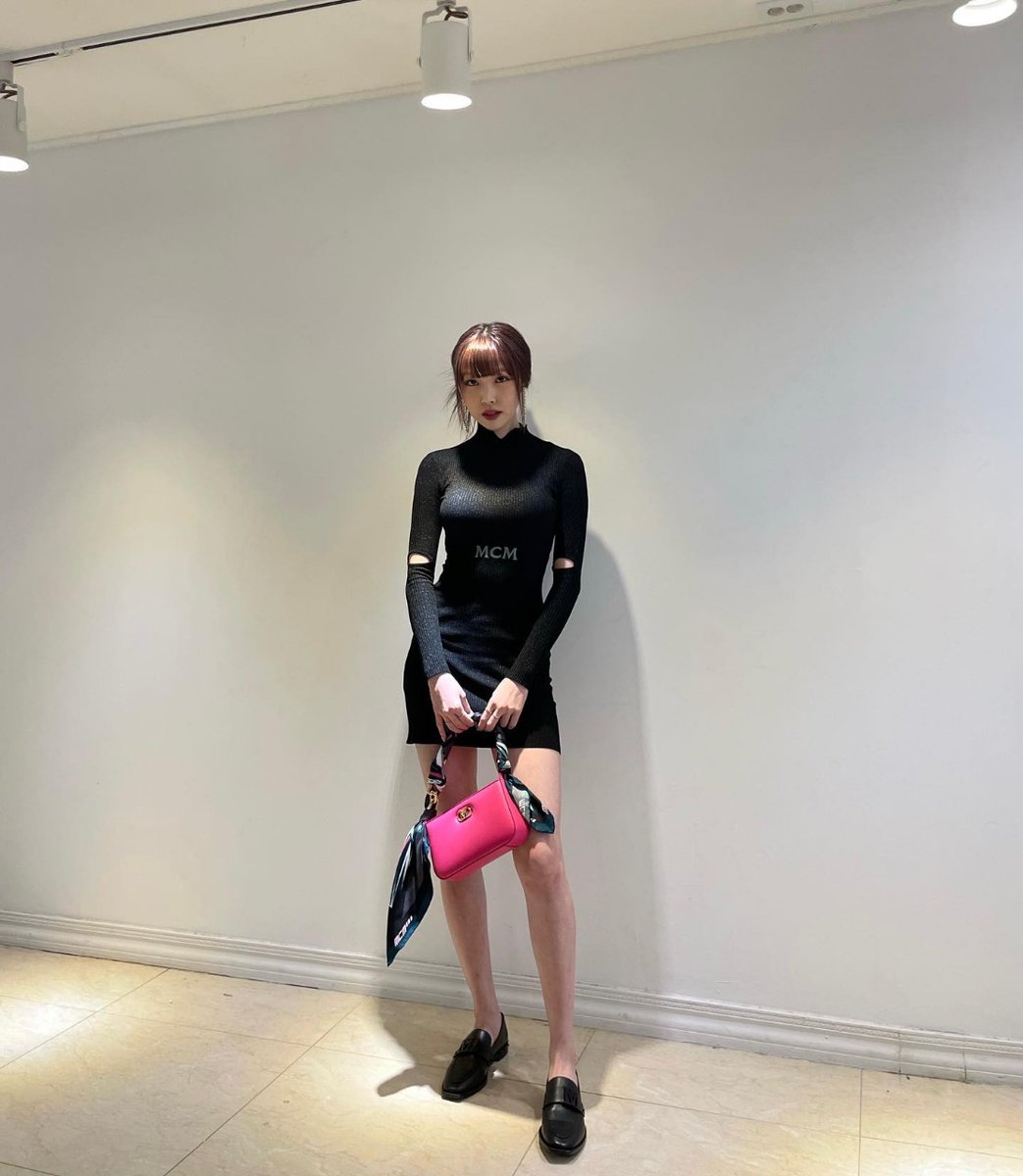 PicsCYN's tweet photo. 🐶 Instagram update

"Thanks for inviting me for the beautiful dinner tonight ✨"

#YUJU #유주 #GFRIEND #여자친구 @konnect_YUJU https://t.co/3nZiWaYvXY