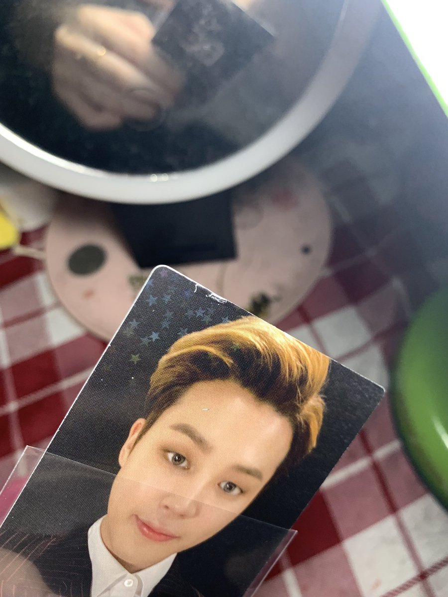 9006kart's tweet photo. jimin holo cond https://t.co/z1lYwRaDb4