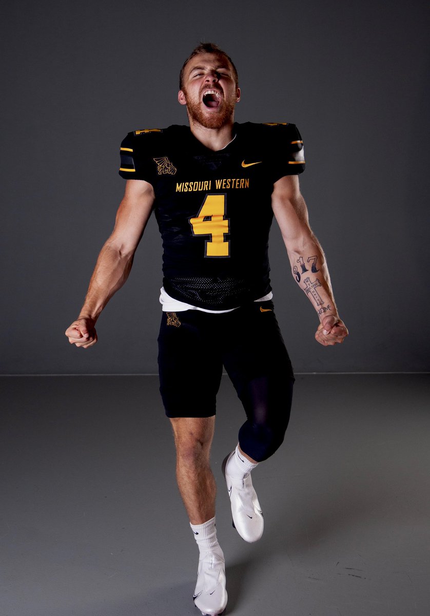 titus_mccoy30's tweet photo. After 1,055 days… IT IS GAMEDAY https://t.co/dBHLKDXmUz