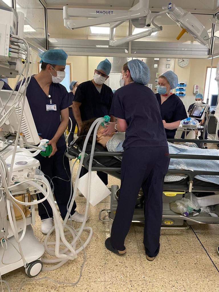 jennyporterSJH's tweet photo. A most enjoyable #simulation session with our maxillofacial surgical colleagues, managing the challenging airway with the  @dasairway guidelines.Excellent interdisciplinary communication, situation awareness,joint execution of plan D @SweeneyTess @stjamesdublin @COAIrl https://t.co/3sv0eciwun