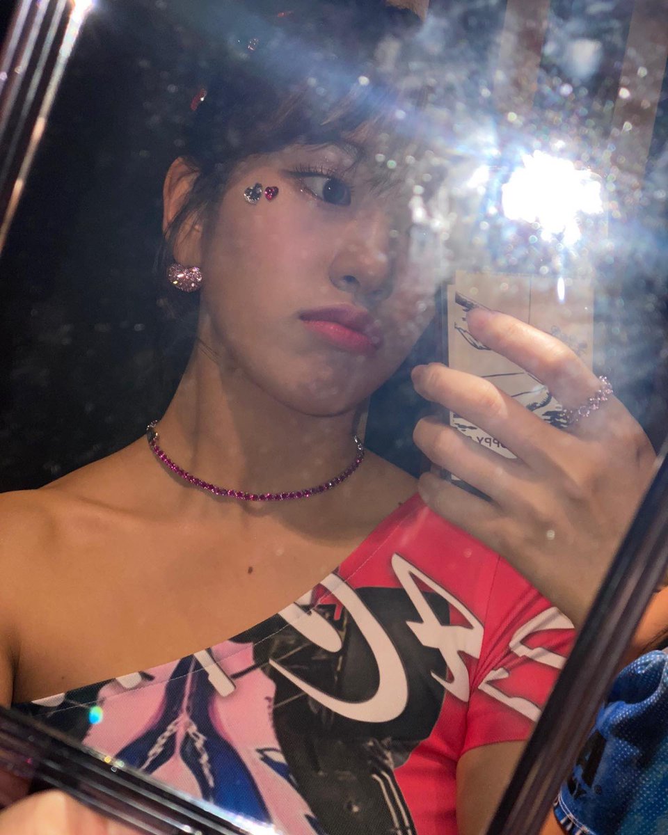 ivepics_'s tweet photo. yujin instagram update https://t.co/b5mTmcZpKJ