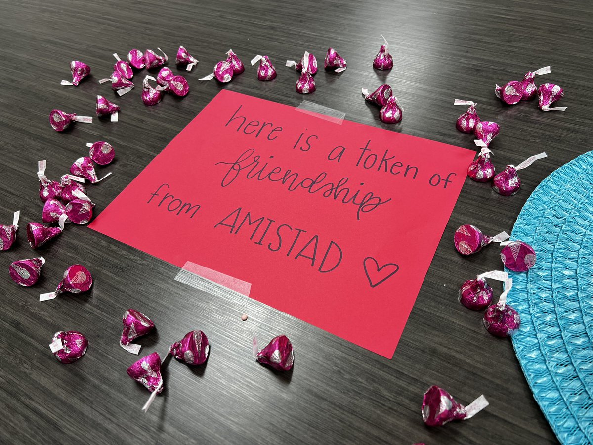 #houseofAMISTAD is spreading love today! ❤️ #RobinsonISD <a href="/RISgreatness/">RISD Intermediate</a>