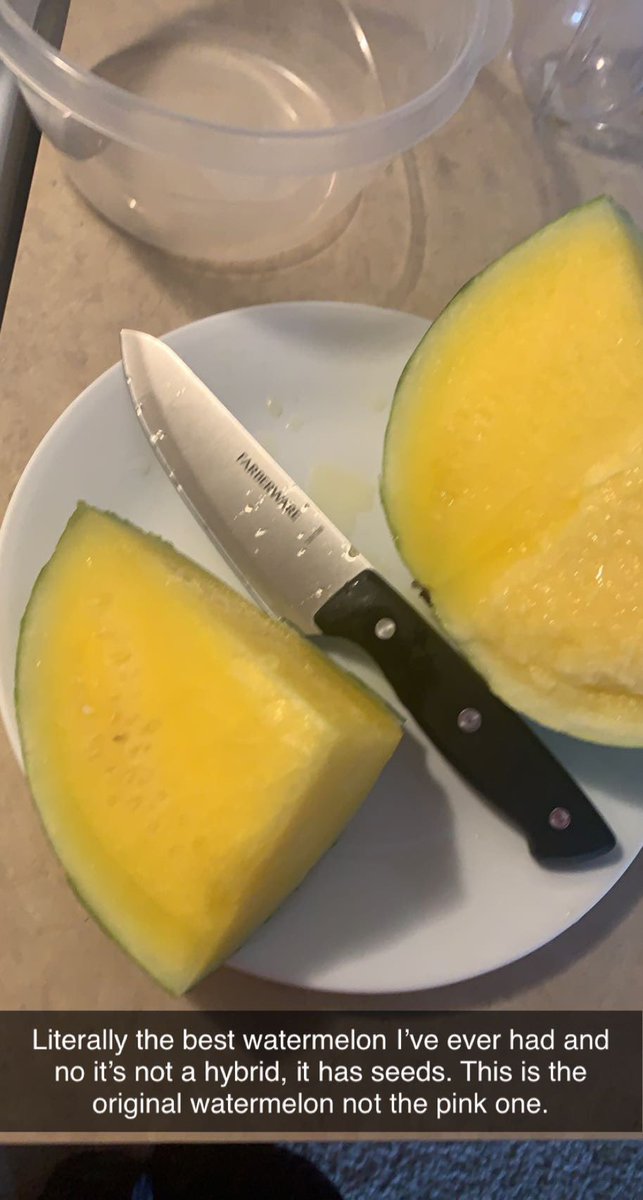 queenviibezz's tweet photo. This is the original watermelon, not the pink. Itโs the best tasting melon Iโve had in my entire life and yes, it has seeds. You need to try this!
#nogmo #seededfruit #natural #hydration #goodforthebody https://t.co/TRnW4IudT4