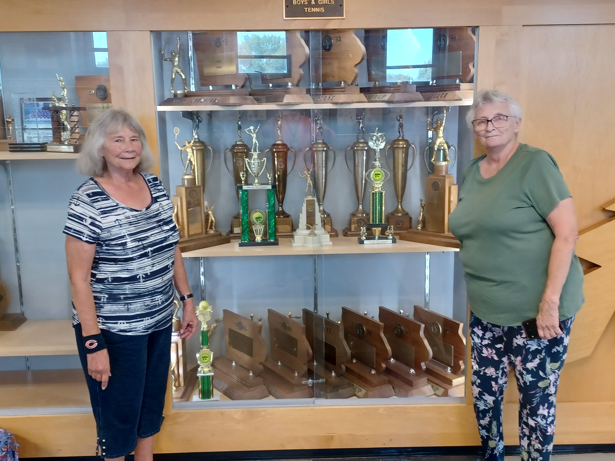 wahawk_ad's tweet photo. We had 2 special @WestWlooIA grads stop by Wed. Debbie &amp; Judy Nolting were State Doubles Tennis champions in 1966. Judy was also State Doubles Champ in 1964 and 65. Thank u 4 stopping by 2 find your pics ladies! #OneWahawk family. #WestHighHistory! @WaterlooSchools #WaterlooPride https://t.co/i2UOTiqFnM