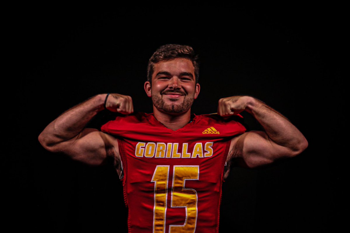 Jadensnyda's tweet photo. Gameday🔴🟡 https://t.co/ppl6L1fbqE