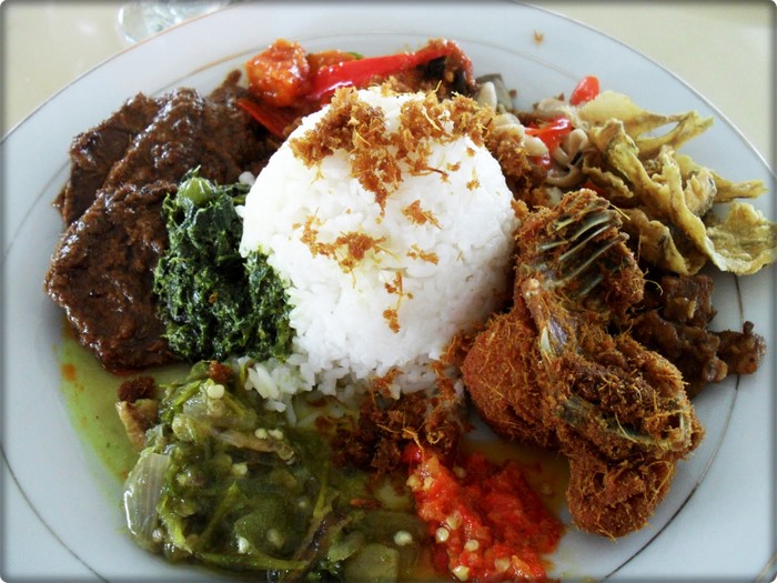 trackerbags's tweet photo. Setelah berhasil nurunin BB 1 kg, gw selalu rayain dengan makan nasi padang di RM Padang.
Coba spill RM padang favorit lo

#rmpadang #HarryStylesLoveOnTour #JUNGKOOKDAY #BackToHogwarts https://t.co/6AB74xkuEH
