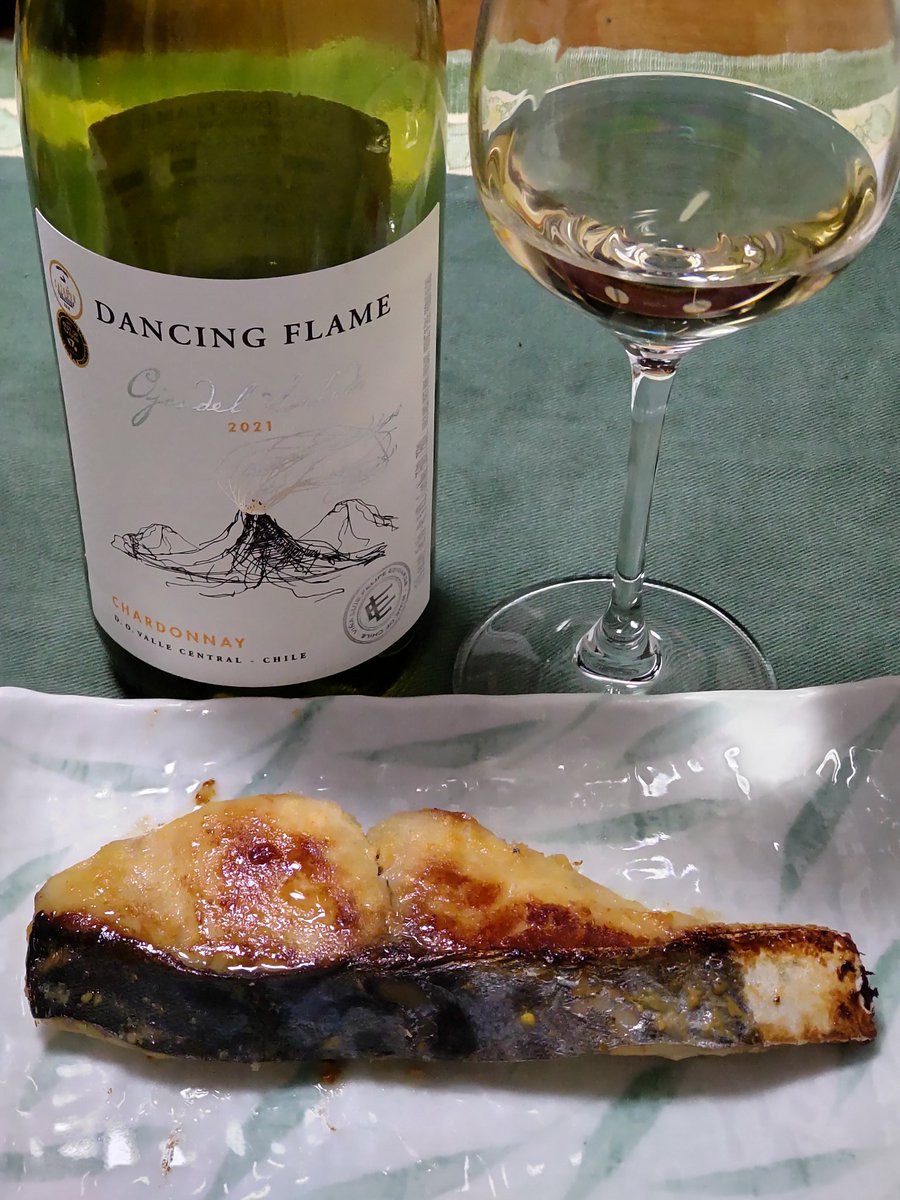 th6969jp's tweet photo. さわらの西京漬け
Dancing Flame Chardonnay 2021 (チリ)
#ワイン #チリワイン #chiliwine #白ワイン #Chardonnay #シャルドネ #dancingflame #luisfelipeedwards #lfe #さわらの西京焼き #今日のご飯 #今日の料理 #今日の夕食 #おうちごはん #家飲み #家ワイン #おうちワイン https://t.co/PAhMVDN98o