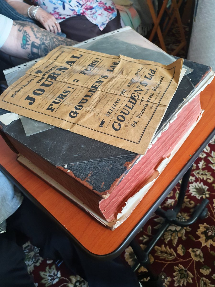 Lon3woof's tweet photo. Whilst clearing out &amp; packing we came across The Holy Catholic Bible with a million pages &amp; a magazine from 1923!
- Bubble wrapped both of them 😳
#oldjunk #packing #clearingout https://t.co/TkujgfJS7I