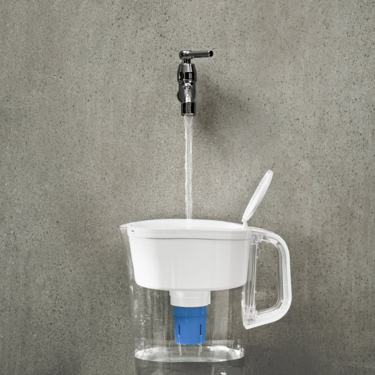 BritaUSA's tweet photo. #GetBackToTap by drinking safer, great-tasting water with Brita's Elite Filter that removes 99% of lead*. Learn more by visiting https://t.co/6kgxNvuu7u 💧
*Certified by WQA. Substances reduced may not be in all users' water. https://t.co/BH8Drx2dLe