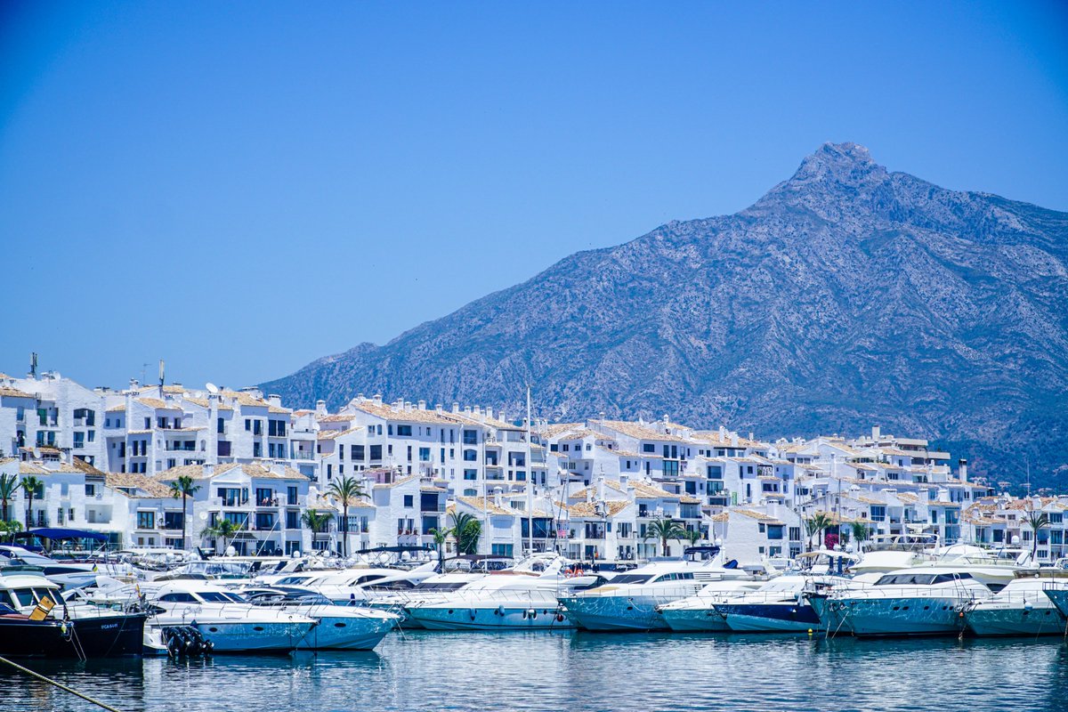 _UniqueLiving_'s tweet photo. Subscribe to the @_UniqueLiving_  'Buying Homes Overseas' newsletter.

This month, we jump into the white sand and sun of the #CostaDelSol property market, where to buy and everything in between. 

Link in the bio.

#luxuryhomes #propertyinvestment #weareunique #realestatemarket https://t.co/A5Cls3NbkH