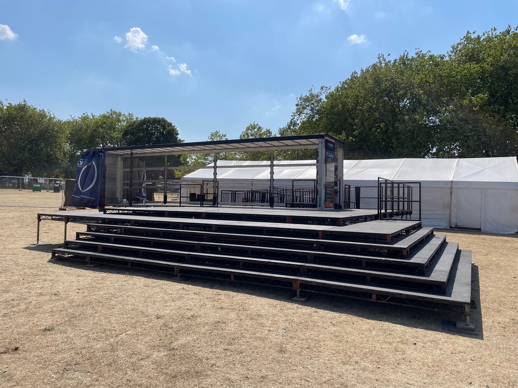 steeldeck's tweet photo. Our #stage and ramp for To The Streets! - a new musical that tells the story of the Bristol Bus Boycott of 1963. The @YourOldChina @brumhippodrome production was shown at @birminghamcg22 🙌
📷️ @ionafirouzabadi
#steeldeck #staging #eventprofs https://t.co/viUNOitexd