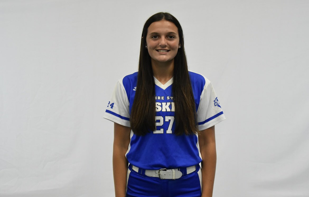 HotleKat's tweet photo. I had so much fun with my teammates and coaches at media day yesterday! Going to be a great year with @state_16u! Thank you @erinmchugh14 for these amazing pictures! 💪🏻💙@EStateHuskies @CoachJoeHuskies @Johnknopf10 @CoachPenny_OLY @cgarofalo71 @JBacoulis https://t.co/ceg8JLikfF