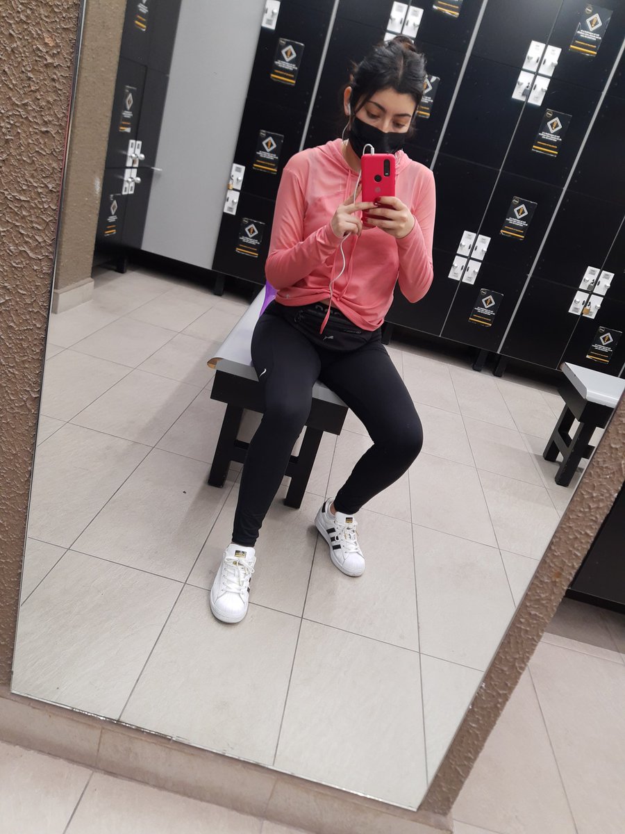 RSSisCandyBerry's tweet photo. 💪😎 Listo el ejercicio del día!
#gymgirl #gymmotivation #gym https://t.co/ITLuAZrLol