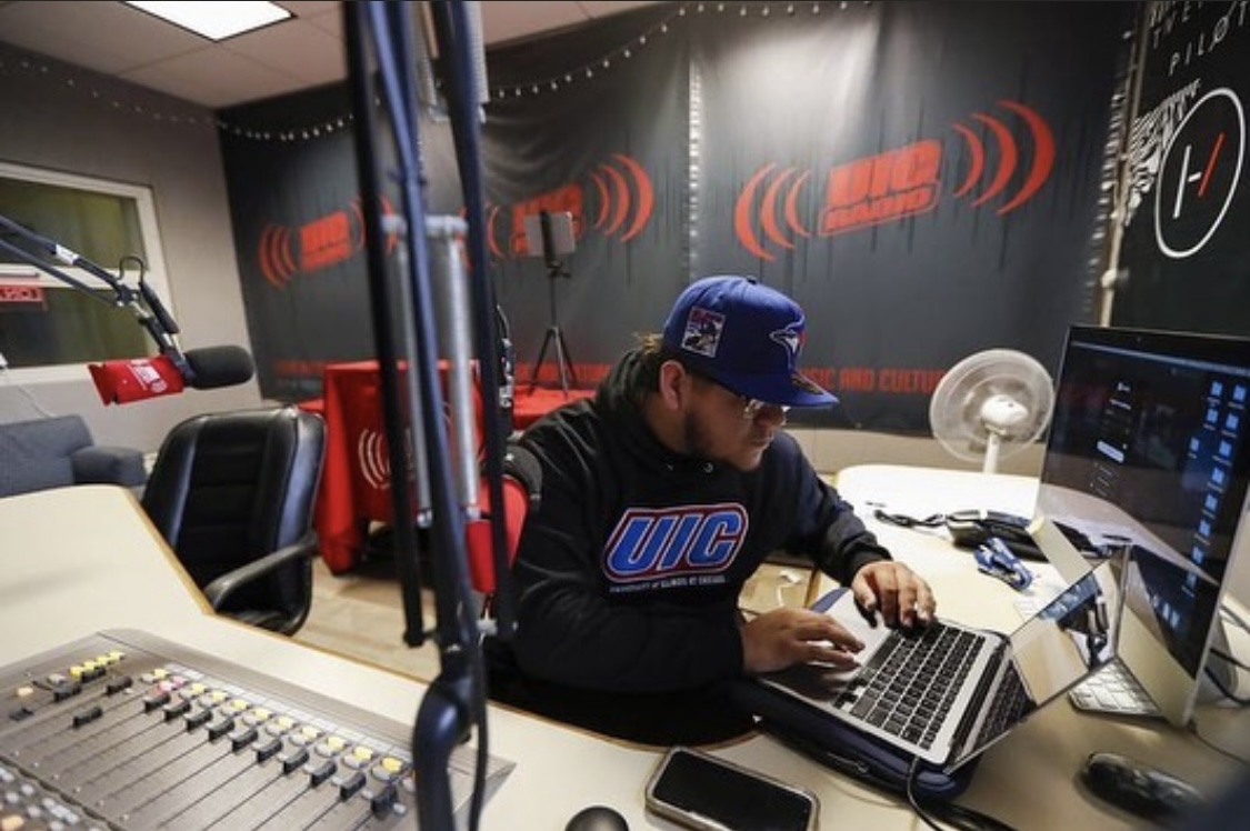 latinospro's tweet photo. From the airwaves to the #MEXtalks stage, we have Luis Eduardo Sanchez! Luis is the radio show host and creator of Radio Fuego, a UIC broadcast that features live music and interviews with bands made up of other first- and second-generation Mexican Americans like himself. https://t.co/Y2qPUxAniB