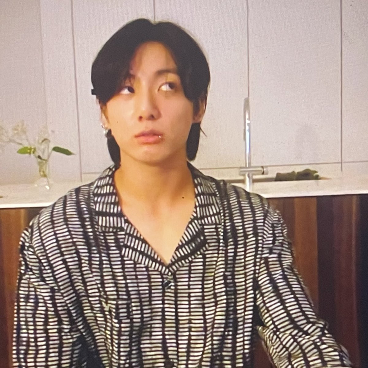 btsarmy2018x's tweet photo. This year 🙄                  Last year 🙄 https://t.co/MILWPYh4PW