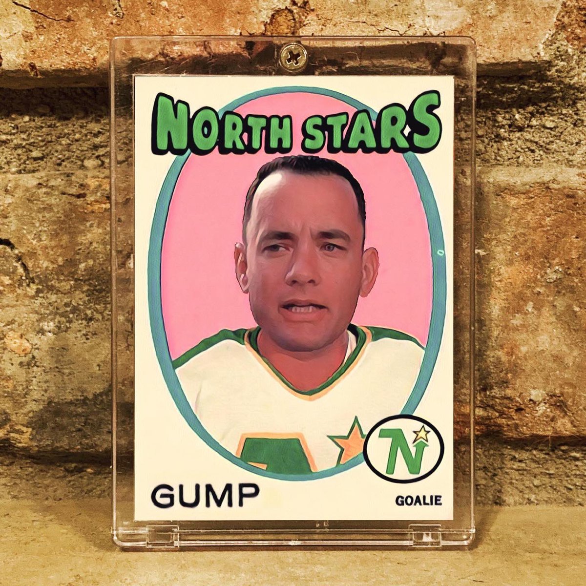 FlippsCards's tweet photo. 💥We’ve got a fun hockey drop today as well! This ‘71 style Gump art card is now available via DM for $7.77 shipped PWE! Send a message to order yours!💥 #hockeycards #thehobby #ForrestGump #flippscards #cardart #cardcommunity #MinnesotaNorthStars https://t.co/ZL1F0JM8Ya