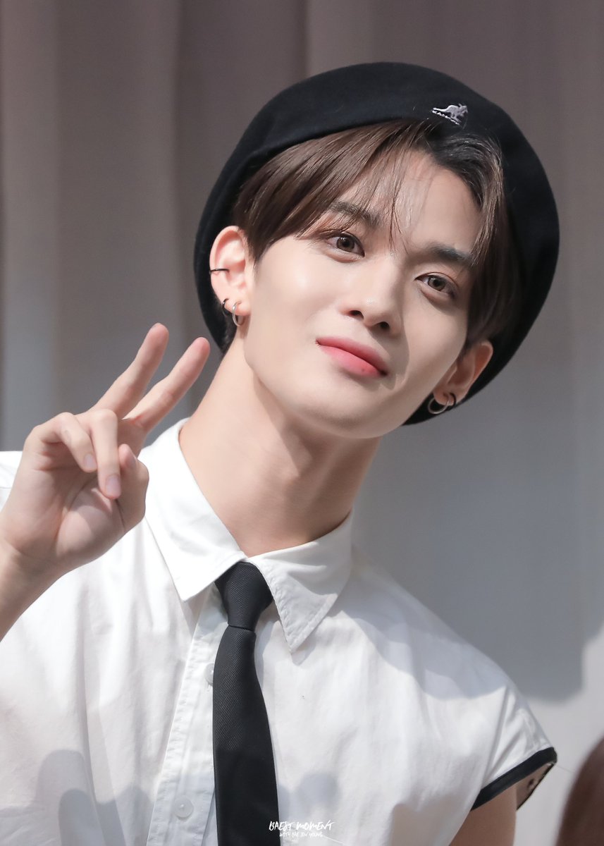 BAEst_Moment's tweet photo. 220826 
배레모 배씨☺️☺️☺️

#배진영 #裵珍映 #BAEJINYOUNG #CIX #배진영의_순간 https://t.co/DkrX4EJ3qO