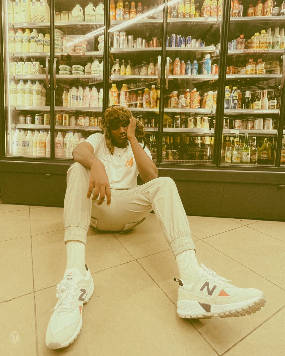 zenunivrse's tweet photo. Been away for a long time and i’m finally at point where i feel i can drop new music. brand new single “OMO OLOGO”  out Tonight! ⁣
⁣
Pre-save here: https://t.co/QuGTNSULOm 🫶🏾🌐 https://t.co/jDickbk9Hr