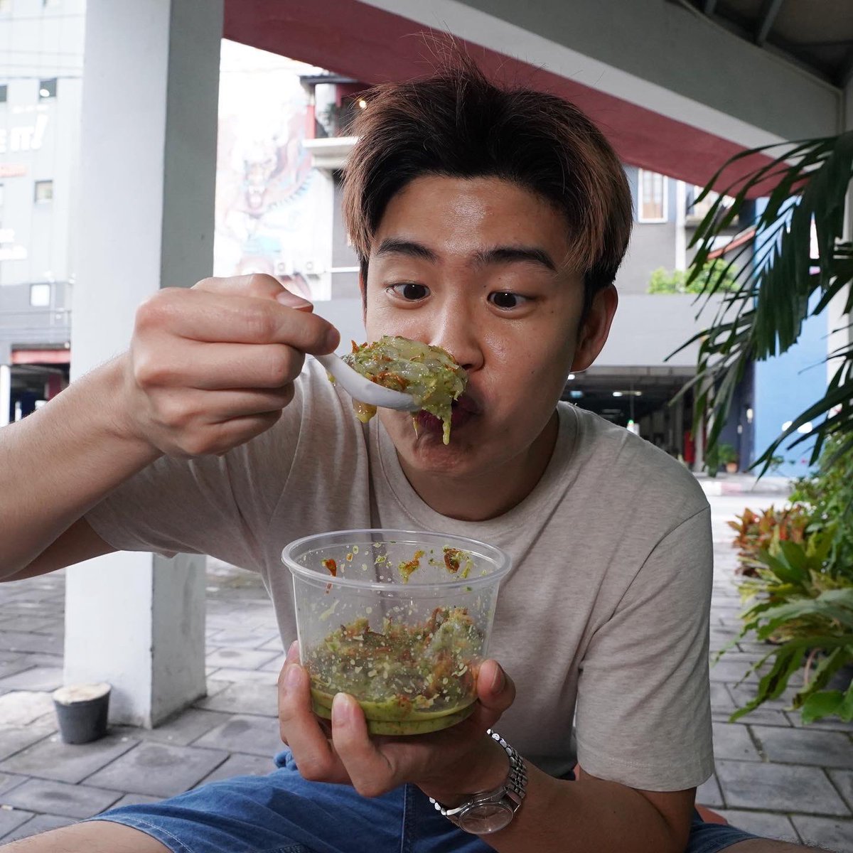 BonneManapat's tweet photo. หน้าตาเวลาจะได้กินของอร่อย 😋
คลิปบรรทัดทองลงแล้ว ดูกันยางง หิวกันม้ายย ??? https://t.co/8tB3iEa5uF