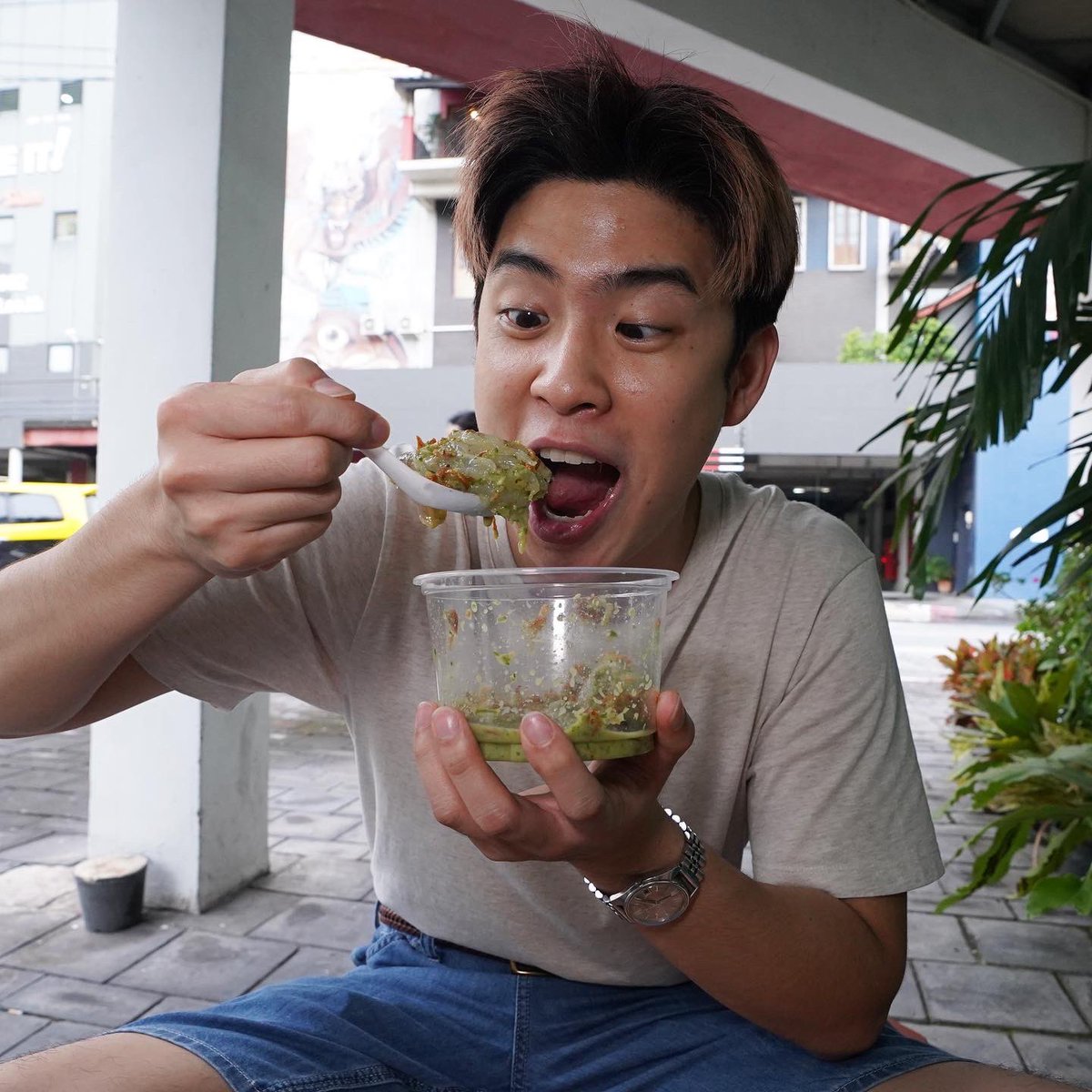 หน้าตาเวลาจะได้กินของอร่อย 😋
คลิปบรรทัดทองลงแล้ว ดูกันยางง หิวกันม้ายย ???