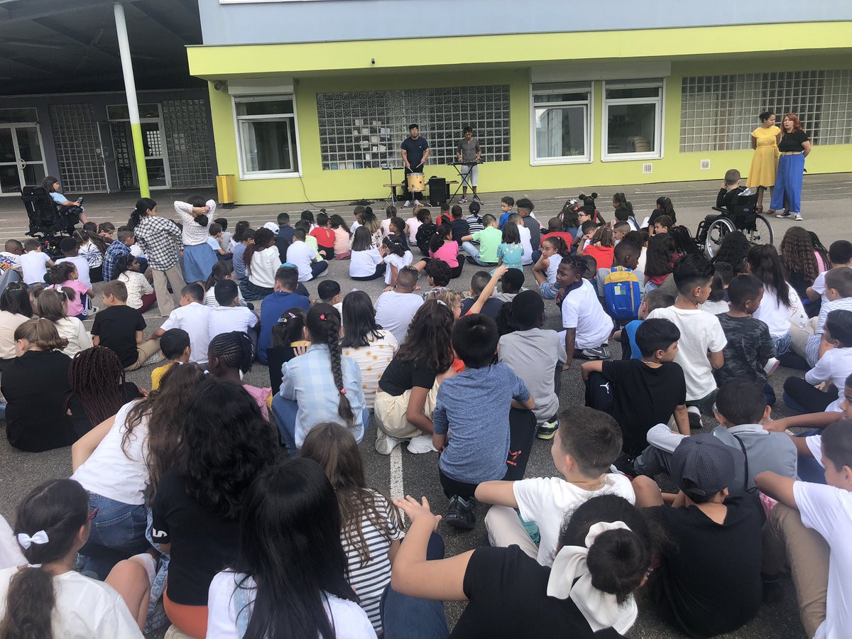 SteblerO's tweet photo. Rentrée en musique avec les Percussions de Strasbourg à l’école élémentaire Jacqueline @acstrasbourg @truffautstras @IStrasbourg5 https://t.co/V6i93Diq2T