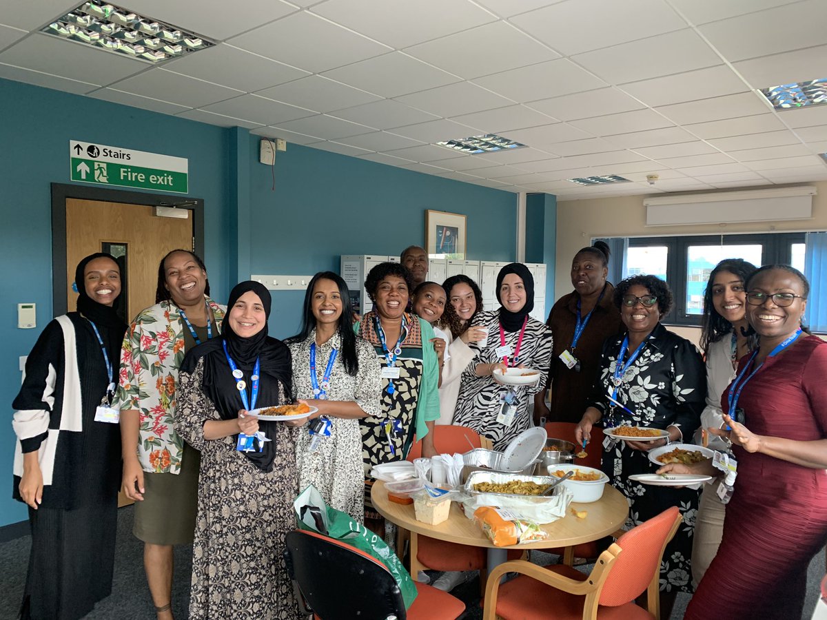 Second week in my new post as HON for CYP at Homerton. Thanks to all for the lovely welcome #feelingloved. Enjoying food with @ccnthackney today. Good luck to Nadine and Ade in your studies! @KKessack @mcmanusb @KathEvans2 @NHSHomerton