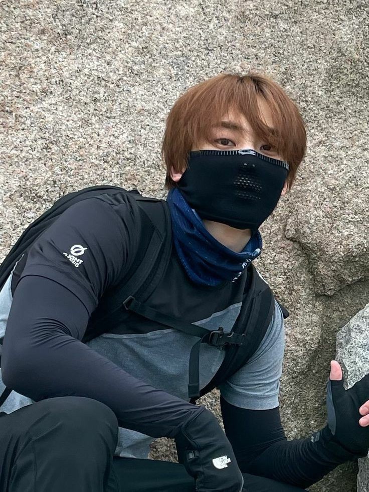 kyoongxingsoocy's tweet photo. straight outta manga https://t.co/2W65tVnCis