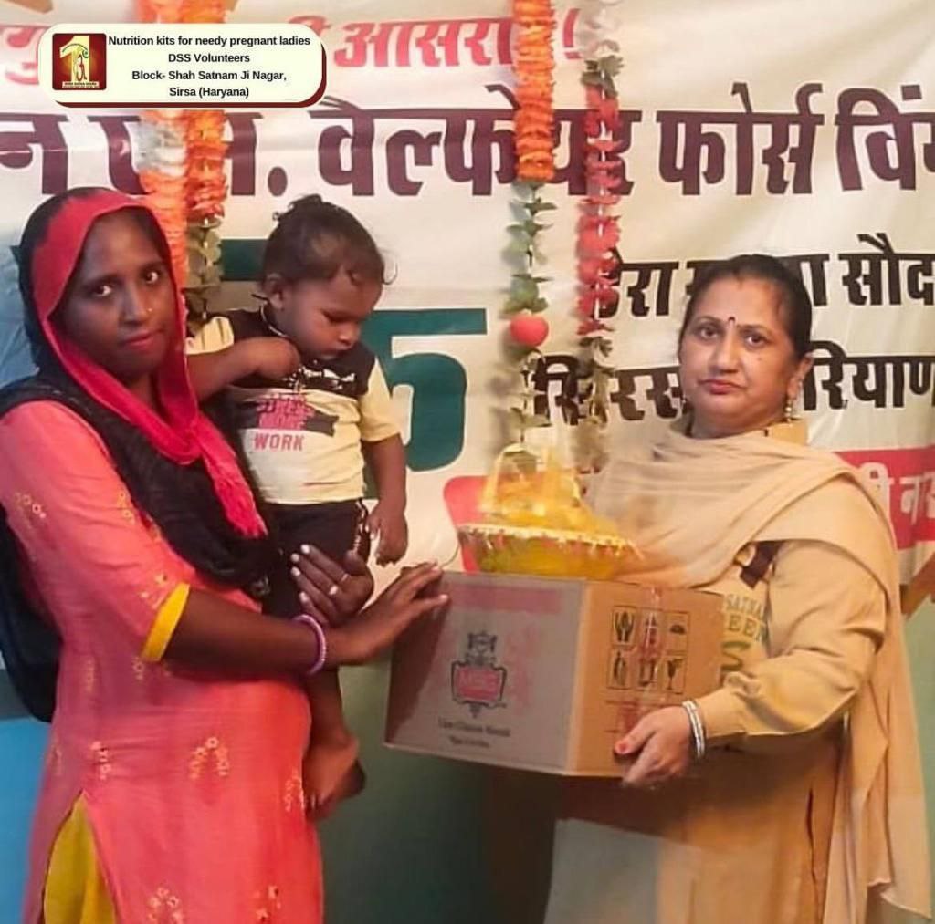 Rajksj20's tweet image. Under the pious guidance of Revered Saint @Gurmeetramrahim extremely poor pregnant women are provided  #NutritiousFoodDistribution  for her great health 
#HealthTipsByMSG  
#DeraSachaSauda 
#SaintDrMSG