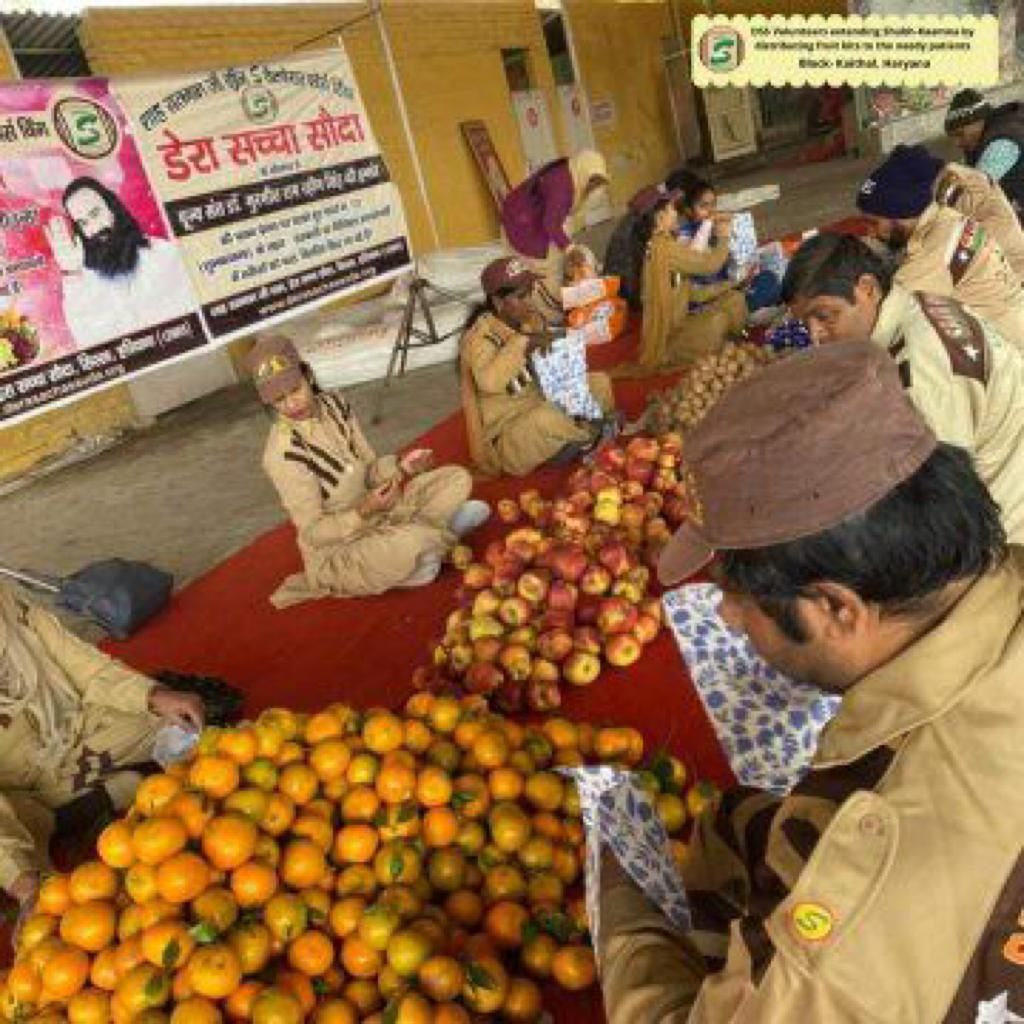 Rajksj20's tweet image. Under the pious guidance of Revered Saint @Gurmeetramrahim extremely poor pregnant women are provided  #NutritiousFoodDistribution  for her great health 
#HealthTipsByMSG  
#DeraSachaSauda 
#SaintDrMSG