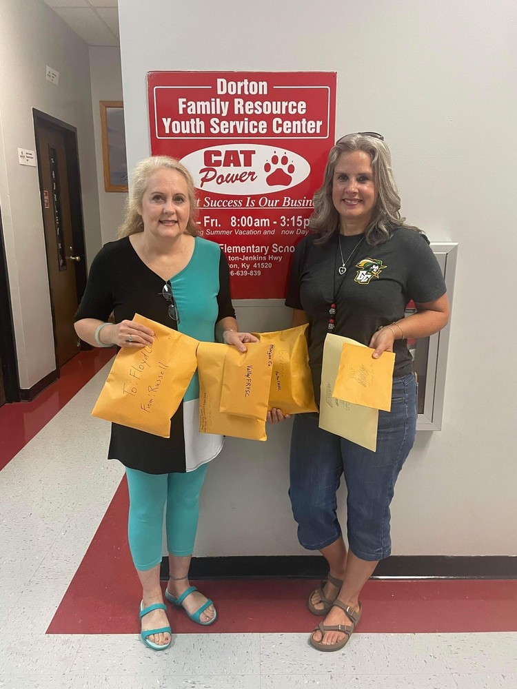 GCSD Delivers Gift Cards to Eastern Kentucky Flood Victims greenup.k12.ky.us/article/824864…