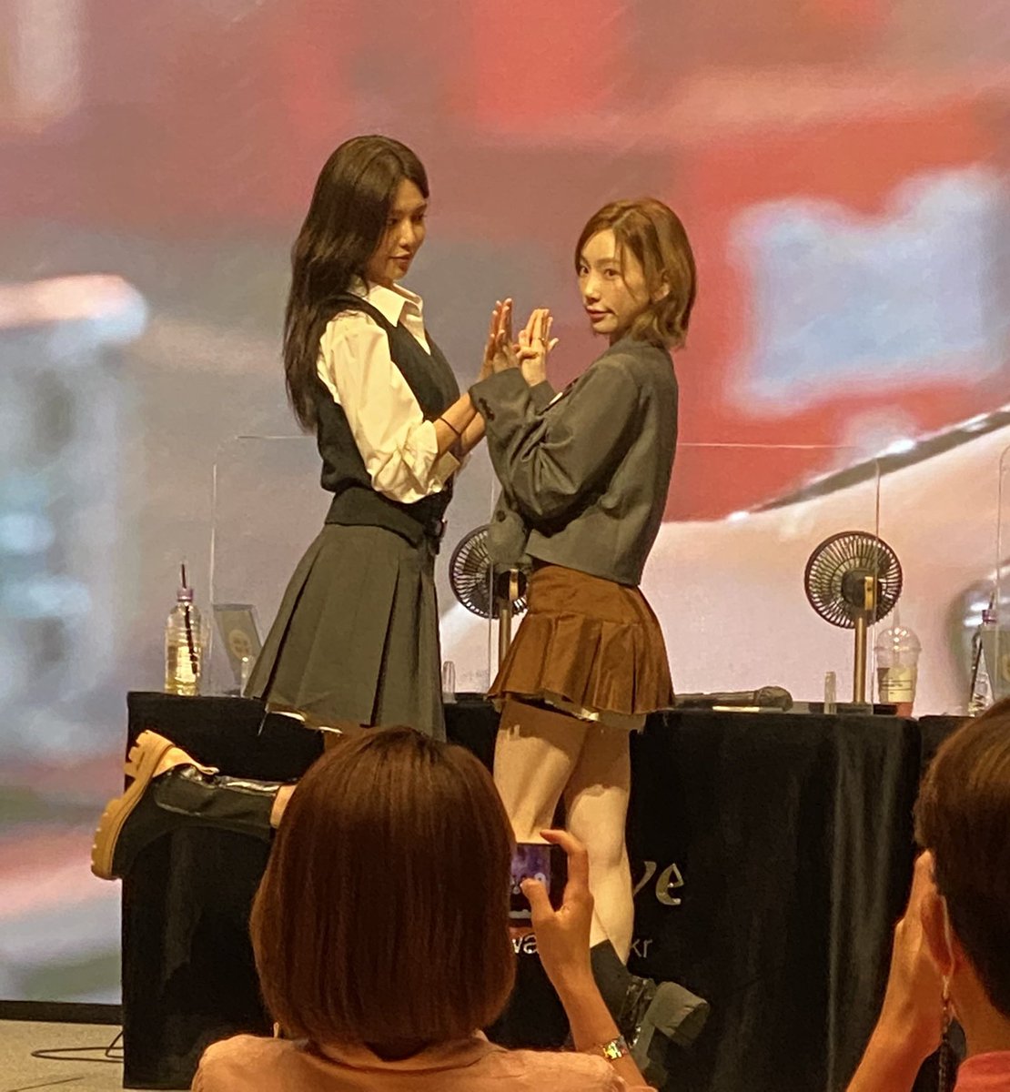 fany_expert's tweet photo. SooTae ❣️ Sooyoung & Taeyeon ❣️ Forever 1 offline fansign event 📸
#GirlsGeneration #SNSD #GG #FOREVER1 #Taeyeon #Sooyoung #SooTae https://t.co/wtbXcMu2zd