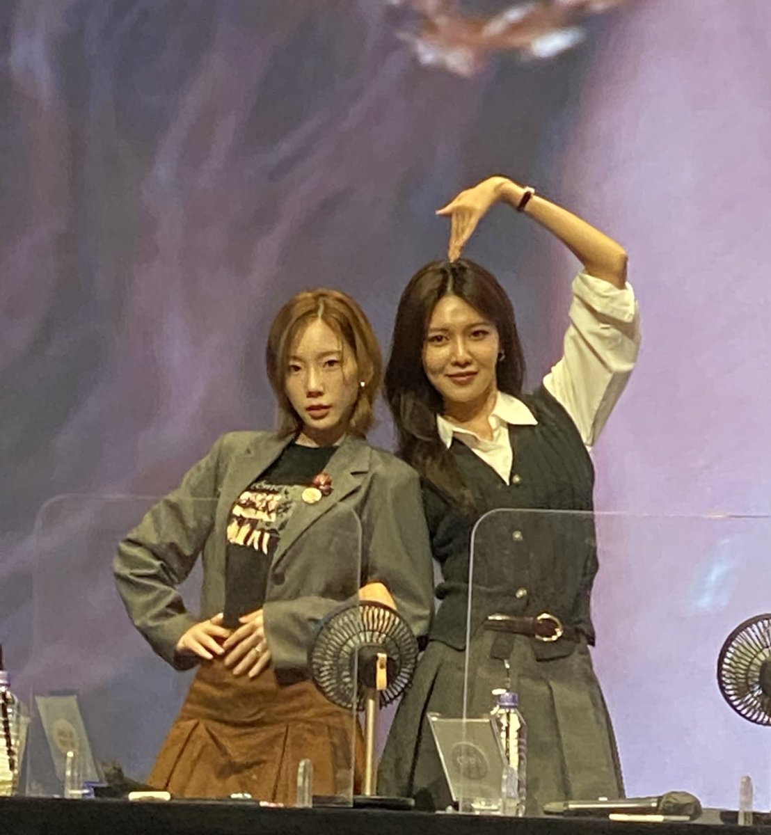 fany_expert's tweet photo. SooTae ❣️ Sooyoung & Taeyeon ❣️ Forever 1 offline fansign event 📸
#GirlsGeneration #SNSD #GG #FOREVER1 #Taeyeon #Sooyoung #SooTae https://t.co/wtbXcMu2zd
