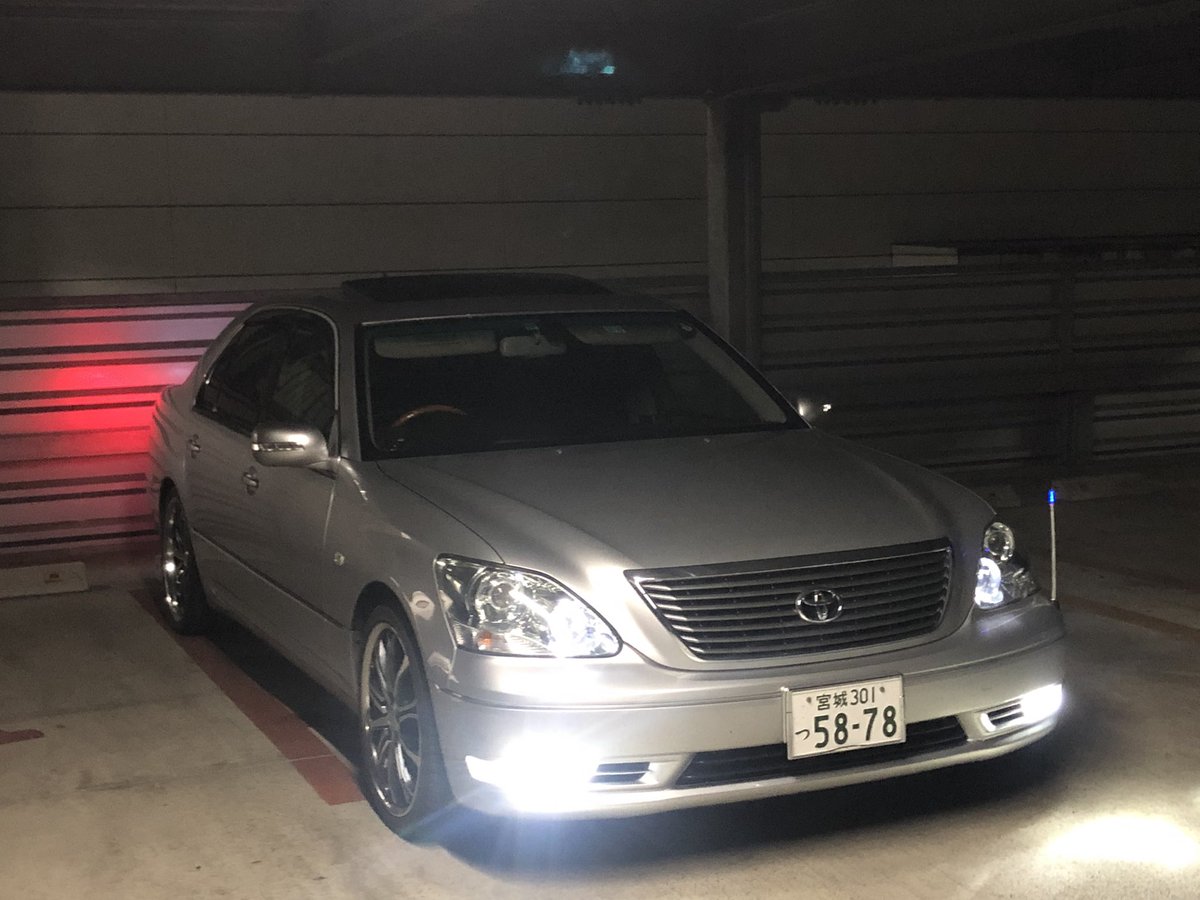 8935be's tweet photo. 新車のセルシオ31後期C仕様Fパッ���ージインテリアセレクション　値段なんぼでも良いから俺のセルシオ買ってくれ
ちなみに20年間雨天時未使用www https://t.co/dK8686BN7X