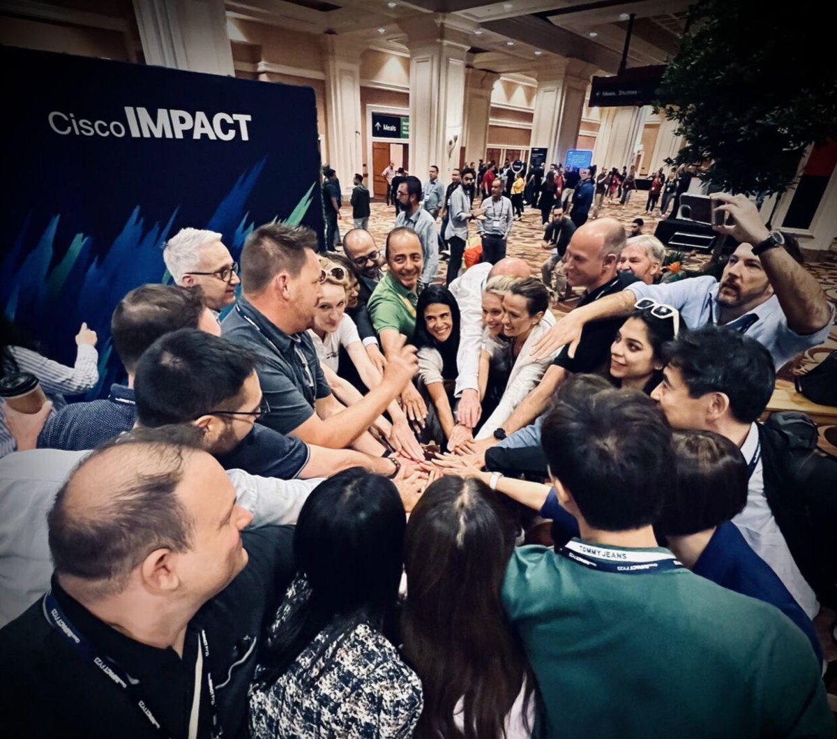 Bryan_Bedford's tweet photo. Solid week in Las Vegas with team @Cisco! Cool to have my global team together! Until next time! #CiscoImpact #OneCisco https://t.co/vdBWIC0Trl