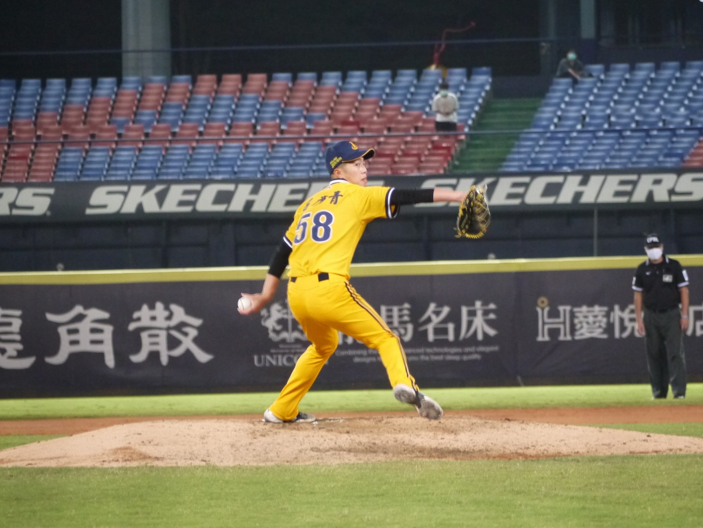 台湾プロ野球 中信ブラザーズ 英語ユニフォーム 中信兄弟