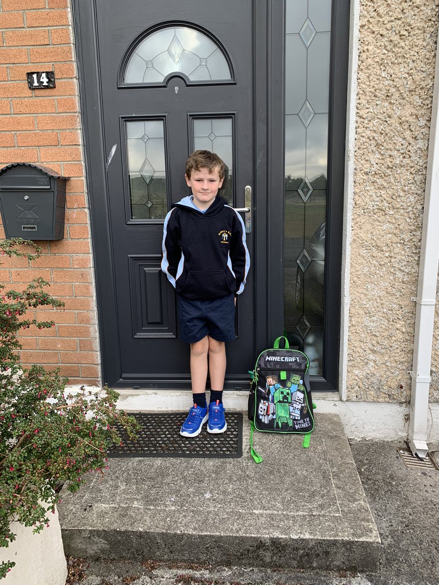 LauraONeill10's tweet photo. Off to first class- looking very grown up 🥰 https://t.co/pzDrsmD4O1