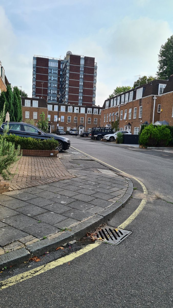 MPSAbbeyRoad's tweet photo. Reassurance patrols conducted accross the ward.
#SummerSummer #Saferstreets https://t.co/yT5Ysll4pH