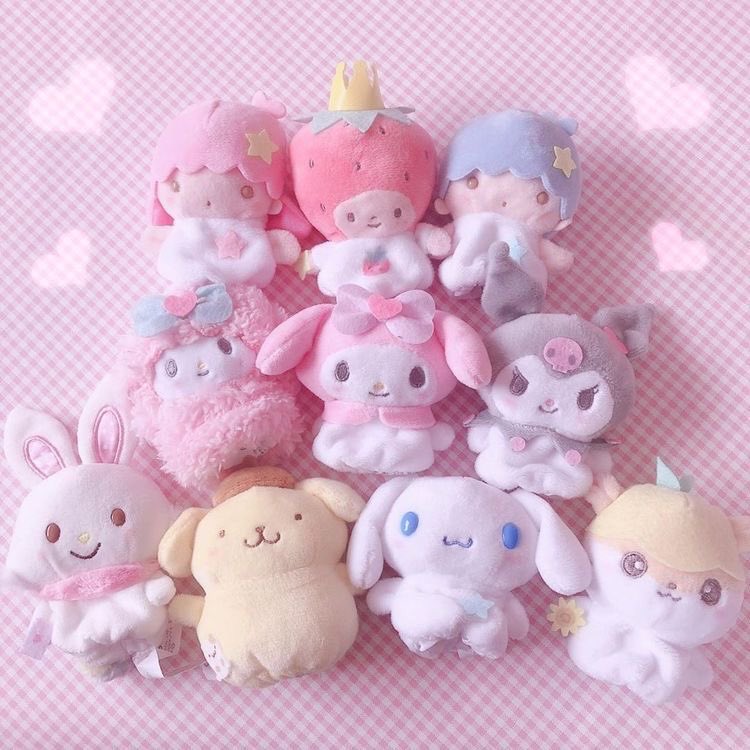 sanriodaily's tweet photo. they are so TINY 💫 https://t.co/qDXPTCF1HI