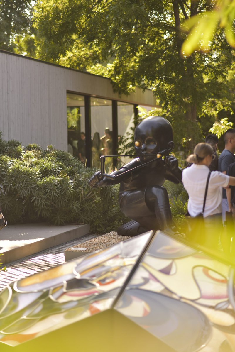 outland_art's tweet photo. It was truly a beautiful night 🌇 — and now, all the shots are online.

📸: https://t.co/dt5uo3jaKH

Sending 🫡 to all our friends &amp; special guests who made it so special.

@oncyber @JamesJeanArt @veratheape @DBArchitecture @JudsonStudios 

#FragmentsNFT #AdriftNFT https://t.co/sWaqZSL3CE
