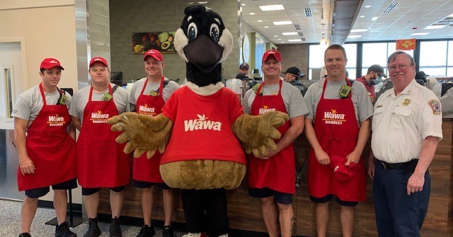 CityofFairfaxFD's tweet photo. Hooray, #FS433 won the "Hoagies for Heroes" contest at the brand new #wawa by building the most hoagies in 3 minutes! And best of all, we got to take our picture with Wally! ❤️

@CityofFairfaxVA @fairfaxcityeda @FairfaxCityPD https://t.co/9NFOSxcDQN
