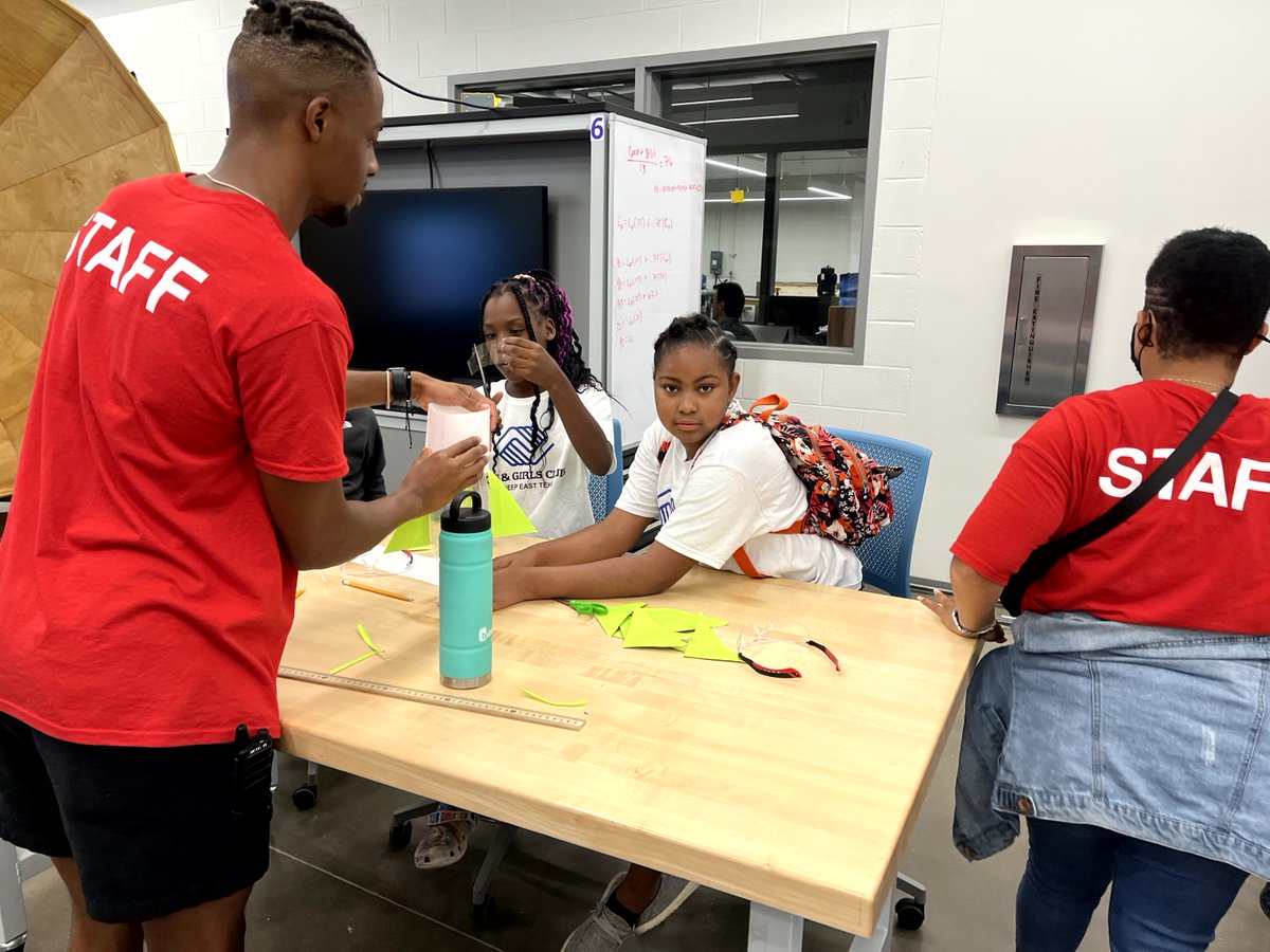 SFASTEMcenter's tweet photo. Elementary students from Carpenter/ Crockett Elementary Boys &amp; Girls Club had a blast building and testing their water rockets!

#SFASU #STEM #Engineering #Rockets #BoysandGirlsClub #ColeSTEMBuilding https://t.co/AyawwGB2RX