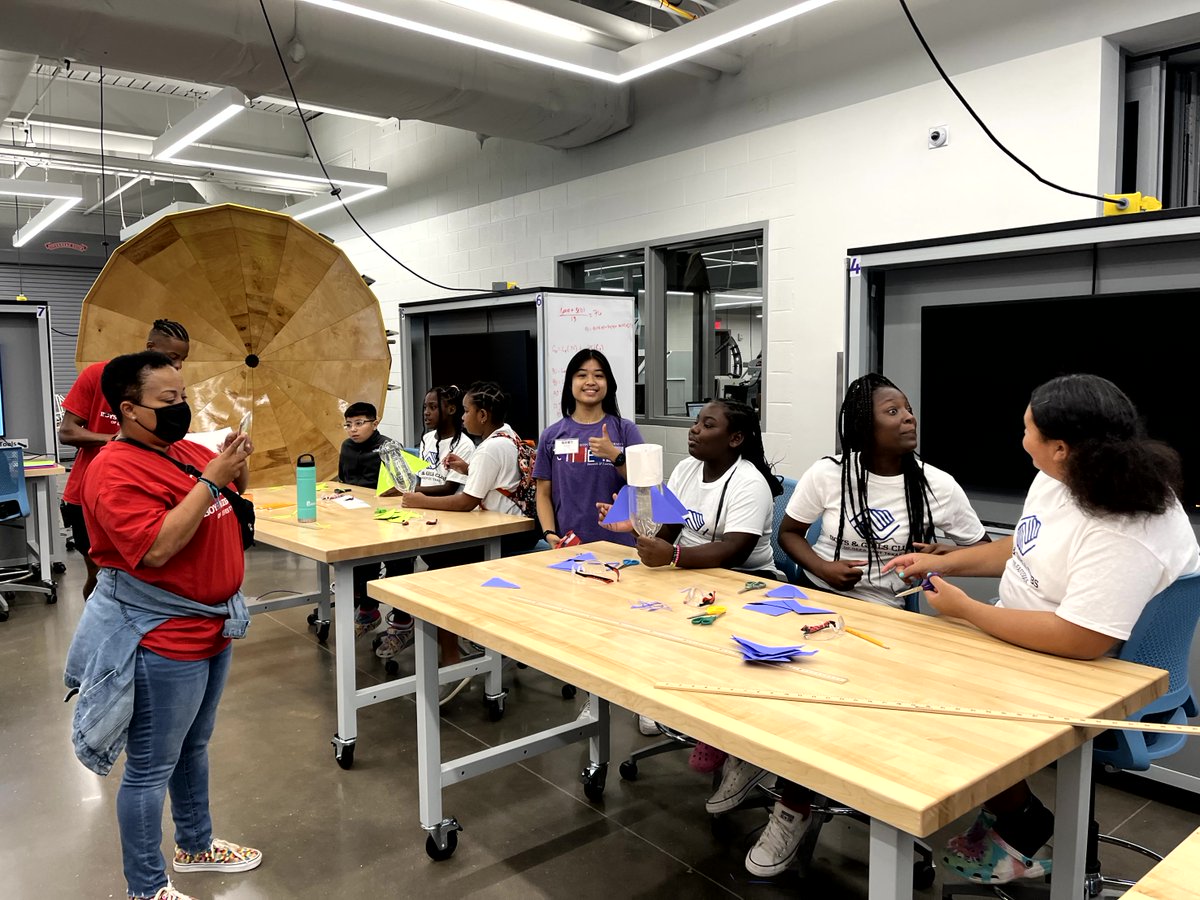 SFASTEMcenter's tweet photo. Elementary students from Carpenter/ Crockett Elementary Boys &amp; Girls Club had a blast building and testing their water rockets!

#SFASU #STEM #Engineering #Rockets #BoysandGirlsClub #ColeSTEMBuilding https://t.co/AyawwGB2RX