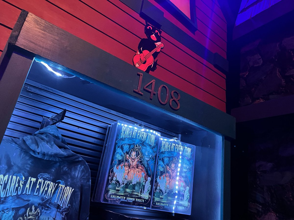 Inside Universal on Twitter "Some fun Easter Eggs in the last room of