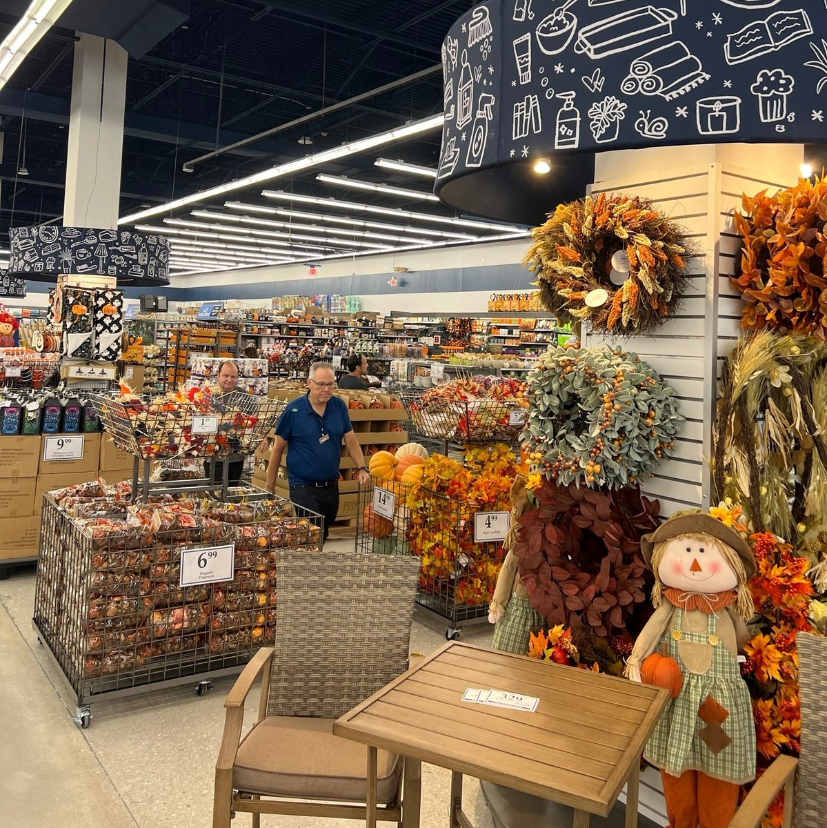 ShopsTree's tweet photo. This past weekend we opened our brand new #CTS location in Estero, FL at @Coconut_Point  bringing us to a total of 81 stores in 20 states! Come check us out! https://t.co/Bhwjdb7kqP https://t.co/FyBxCybhcs