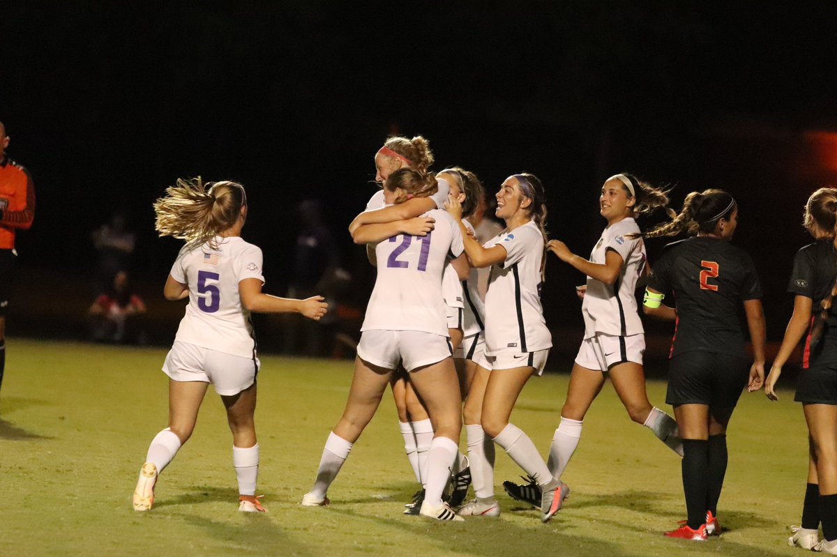cowgirl_soccer's tweet photo. 𝙏𝙐𝙍𝙉 𝙈𝙀 𝙐𝙋, 𝙄𝙏’𝙎 𝙂𝘼𝙈𝙀𝘿𝘼𝙔! 👏👏

🆚 - St. Scholastica
🕗 - 8 p.m. 
📍 - HSU Soccer Complex 
📺 - https://t.co/CRTl0Dv9oS
📊 - https://t.co/ipa48pob6j

#GunsUp | #TEAM https://t.co/QICOQILON7