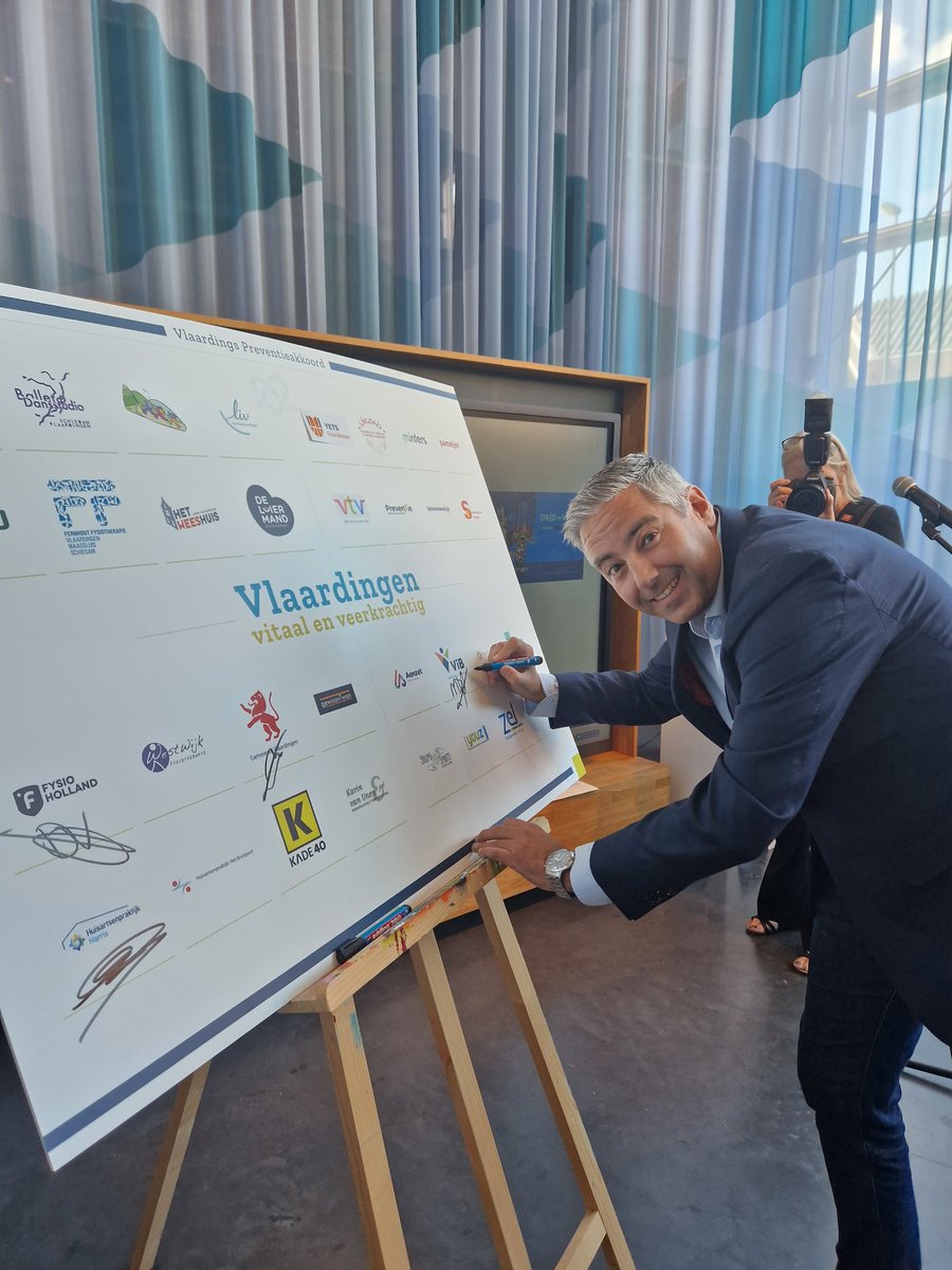 StichtingVIB's tweet photo. Ook wij doen mee met het #VlaardingsPreventieakkoord 
Vanmiddag tekende wij het akkoord. 👍
Hartelijk dank aan onze collega Annemarie die als formateur samen met meer dan 35 organisaties een prachtig Preventieakkoord heeft opgeleverd. En dan nu aan de slag 💪 https://t.co/ibs8pqVprs