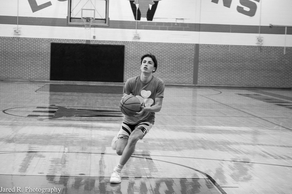 Kaaneelgzz's tweet photo. To reach what others wont, you have to do what others wont.💆🏻‍♂️   @WTWhiteHoops @Trey5Works @majorscoaches @CoachWillK @Gerry_ke1 https://t.co/Hg7G2OrWLS