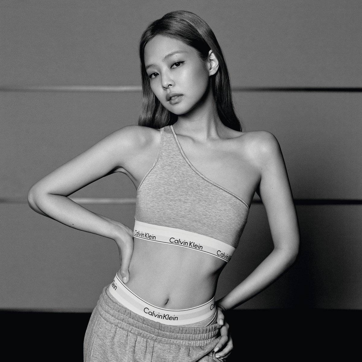 calvinklein on X: when less is more… JENNIE in the new Modern Cotton One  Shoulder Bralette. Shop now:    / X