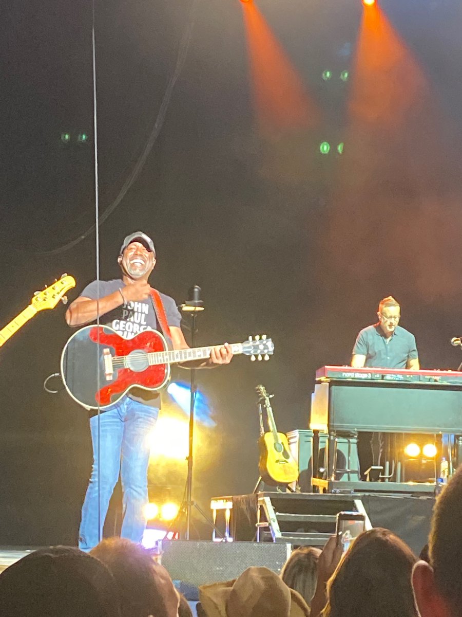 GrafEngineer's tweet photo. Great mix of old and new songs! 

@dariusrucker @jamesonrodgers @hhcamphitheater https://t.co/hlShMOTNI4