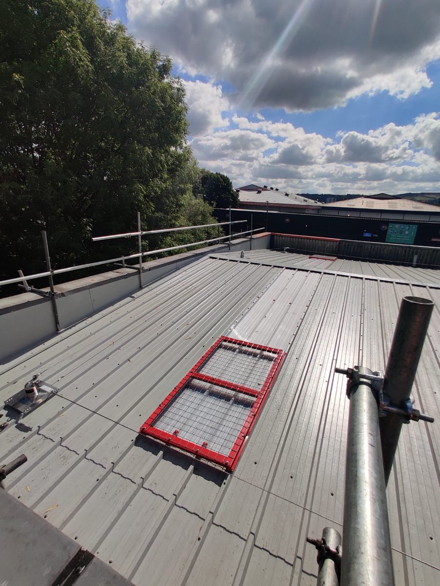 DimestageUK's tweet photo. Another completion of strip and new quad core roof to an occupied terrace block of units, this time in Huddersfield. This includes full new mansafe system.  2 roofs down… 4 to go. 
#huddersfield #construction #roofing https://t.co/wrS2jOHzdk